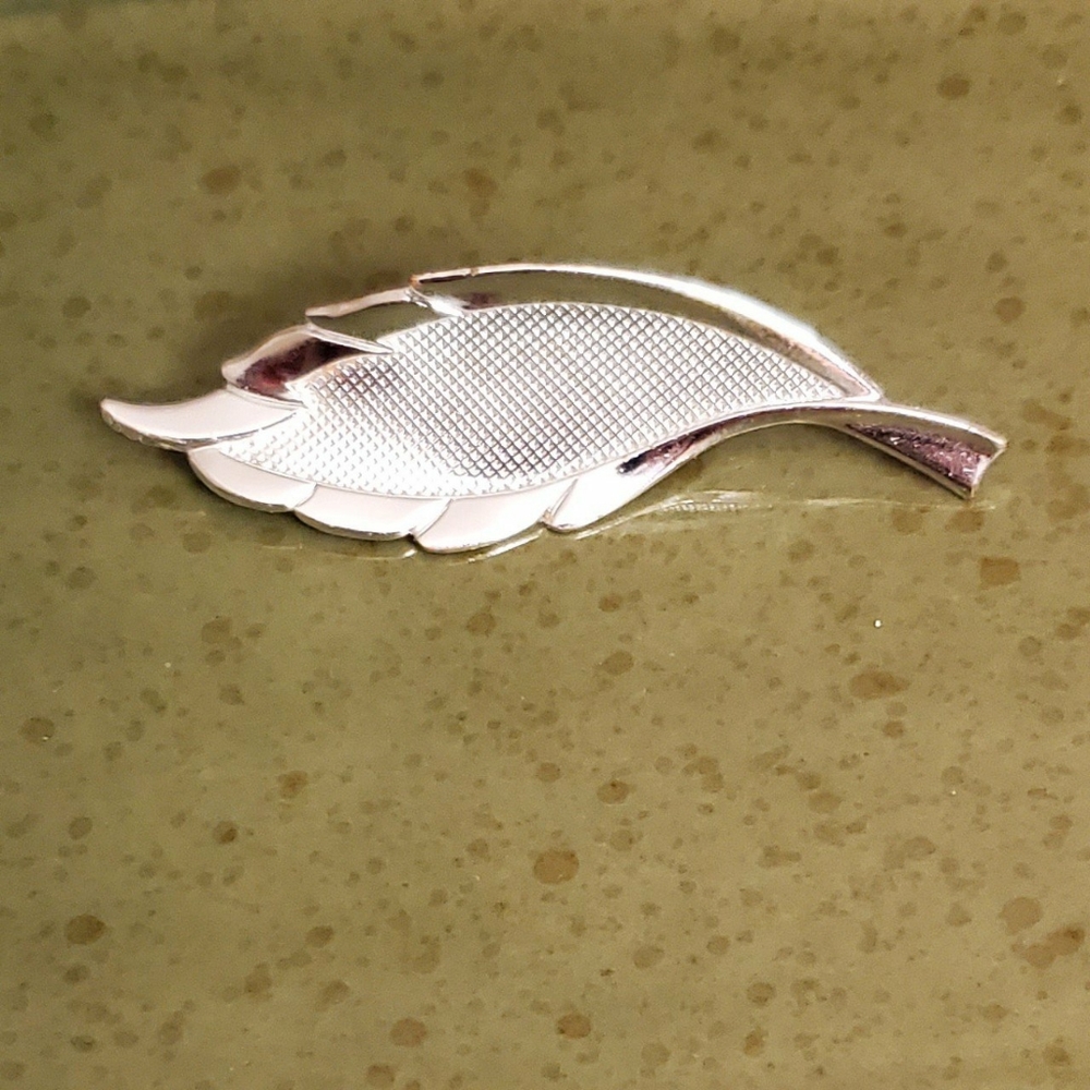 Vintage Leaf Pin